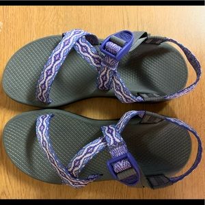 Women’s Chacos Size 8